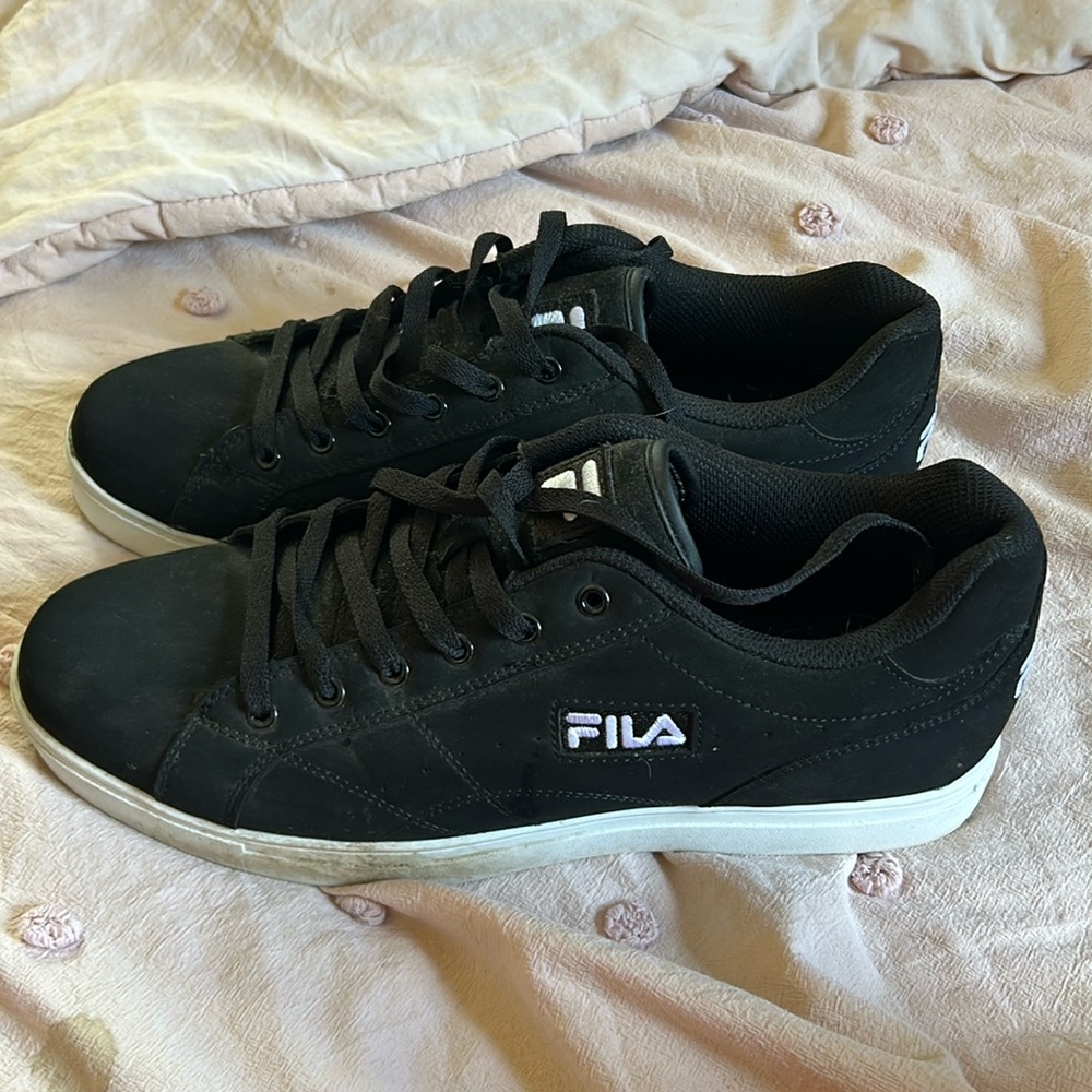 Never used black Fila’s